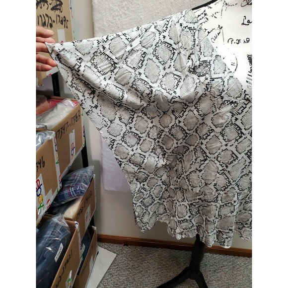 VIX Paula Hermanny Cover Up Women Small White Snake Print Sleeveless V Neck Logo - Picture 4 of 11